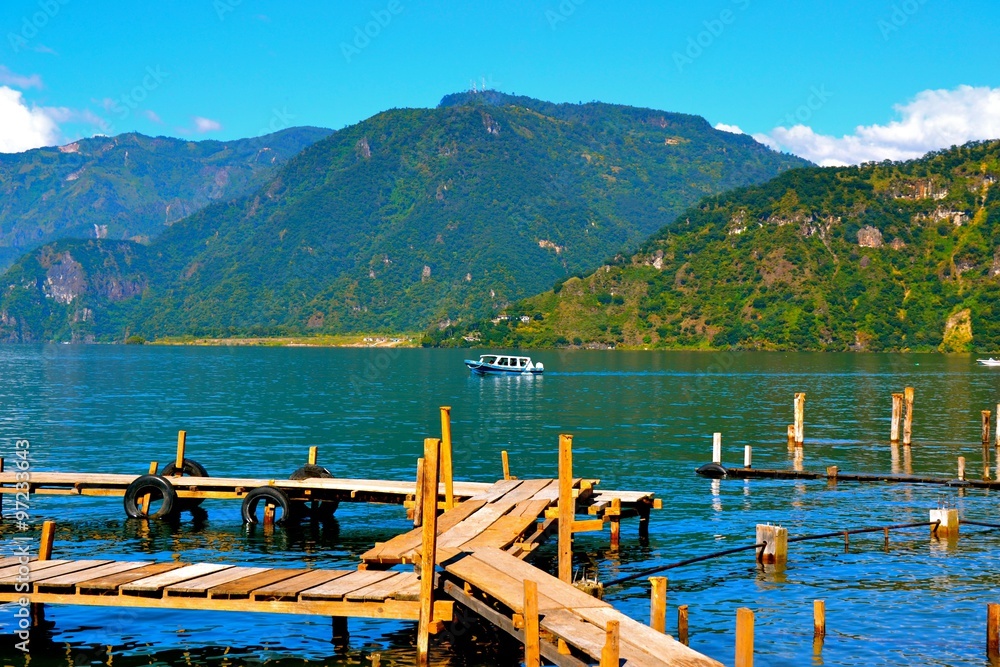 Fototapeta premium Walking on the Docks