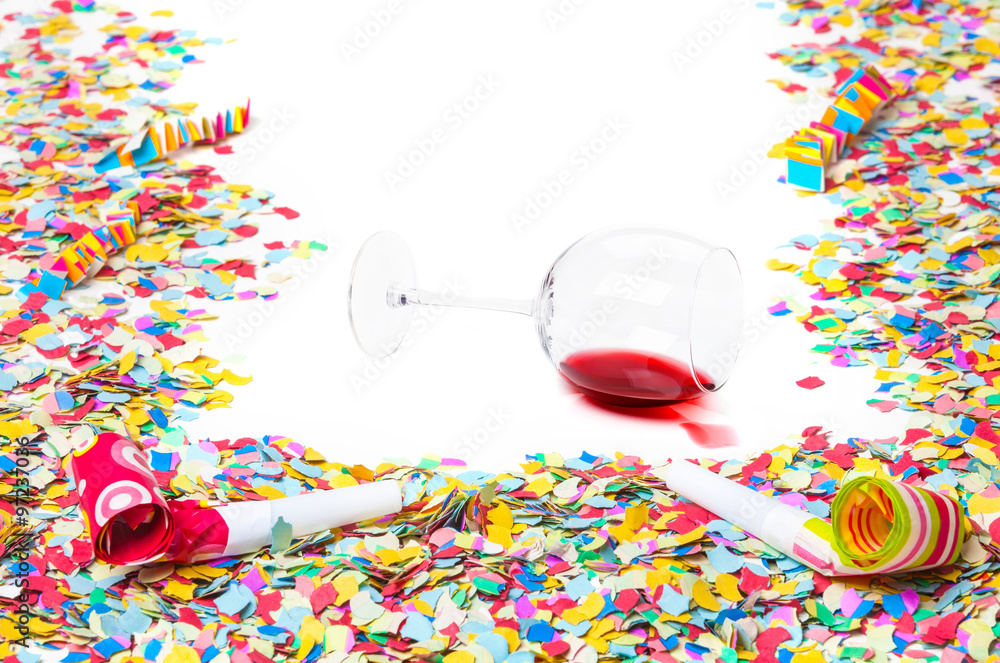 Silvesterparty, Weinglas umgekippt Stock-Foto | Adobe Stock