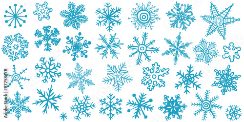 Vektor-Set: 30 Schneeflocken, blau, handgezeichnet, Vektor, freigestellt