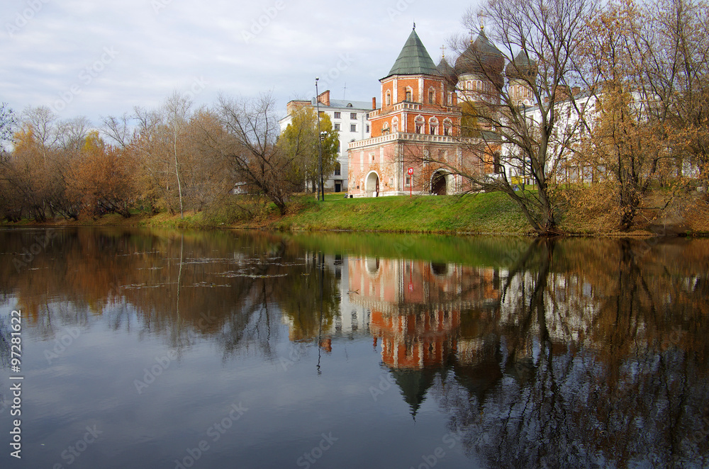 MOSCOW, RUSSIA - October, 2015: The Estate Of The Romanovs In Iz