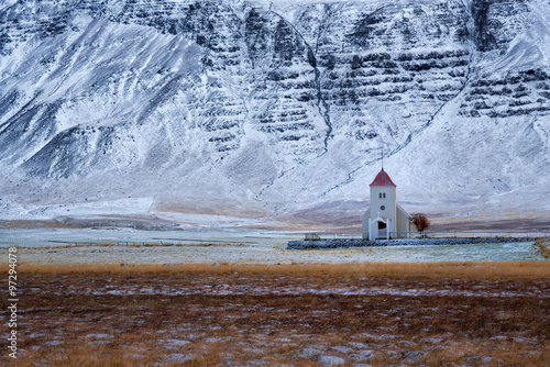 Fototapeta Naklejka Na Ścianę i Meble -  Small church in landscape at Iceland