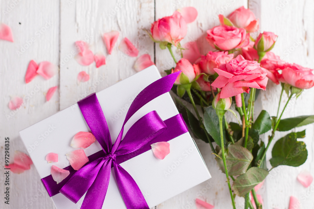 Roses and gift Roses and gift
