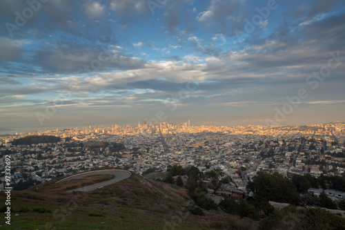 Sunset over San Francisco via Twin Peaks © Yuval Helfman