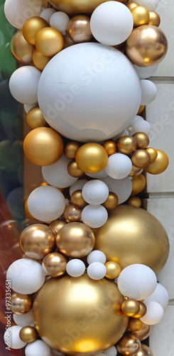 Wallpaper Mural Gold Baubles Torontodigital.ca