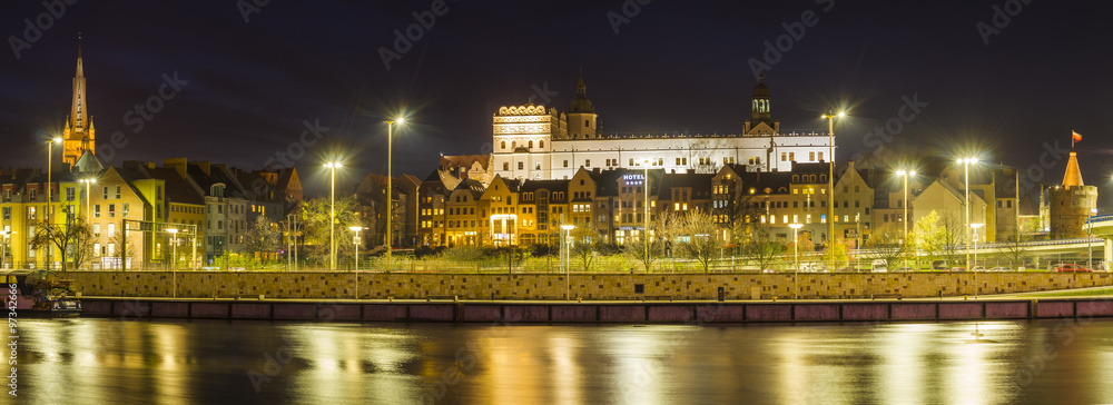 Nocna panorama Szczecina,Zamek Książąt Pomorskich - obrazy, fototapety, plakaty 