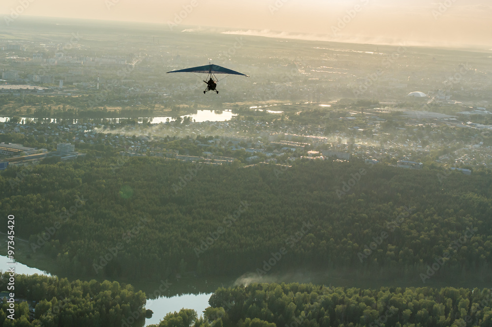 Fototapeta premium hangglider piloting flying extreme sports hobbies aero landscapes