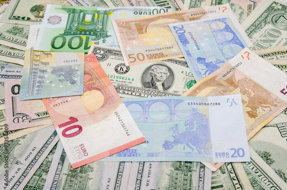 Rare 2 US dollars vs Euro banknotes