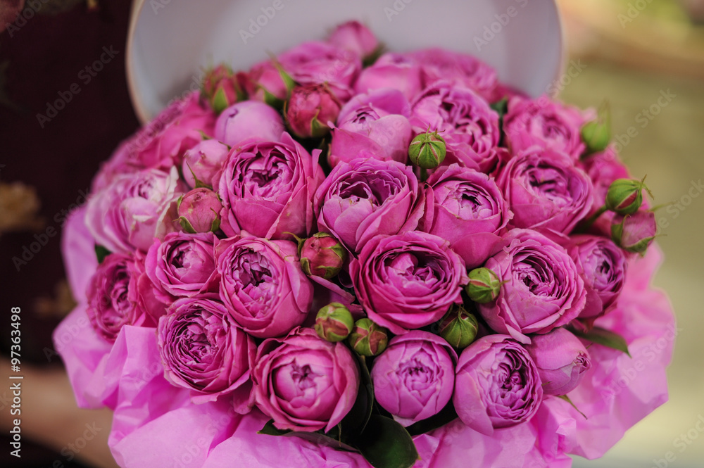 big bright pink roses bouquet in round box big bright pink roses bouquet in round box