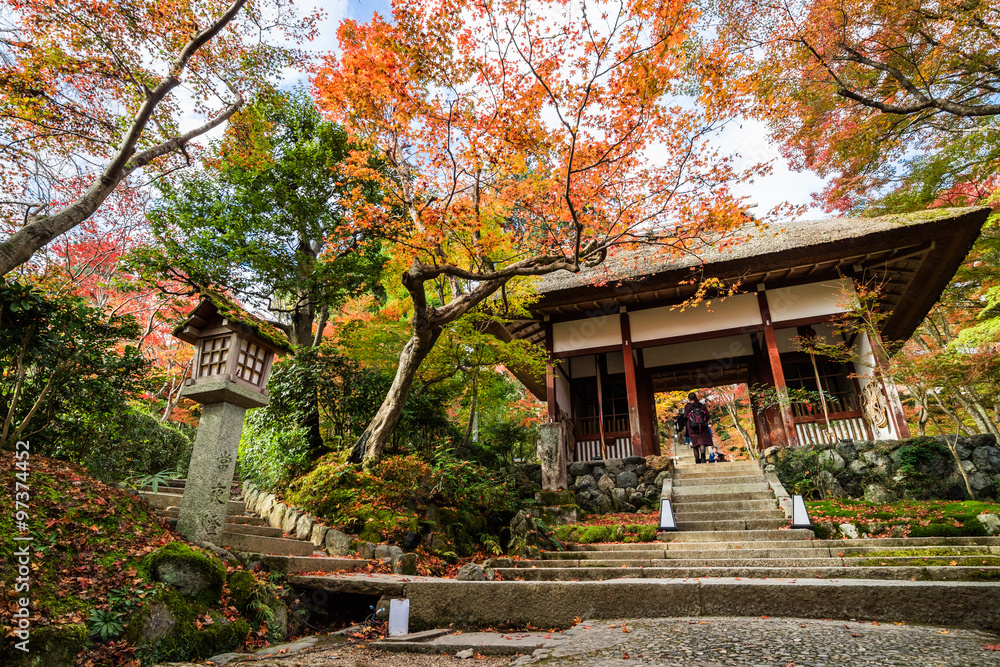 京都　常寂光寺　仁王門