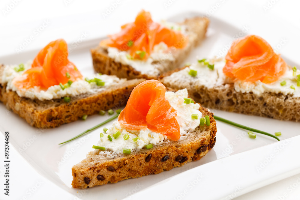 Bread with smoked salmon and cream cheese Bread with smoked salmon and cream cheese