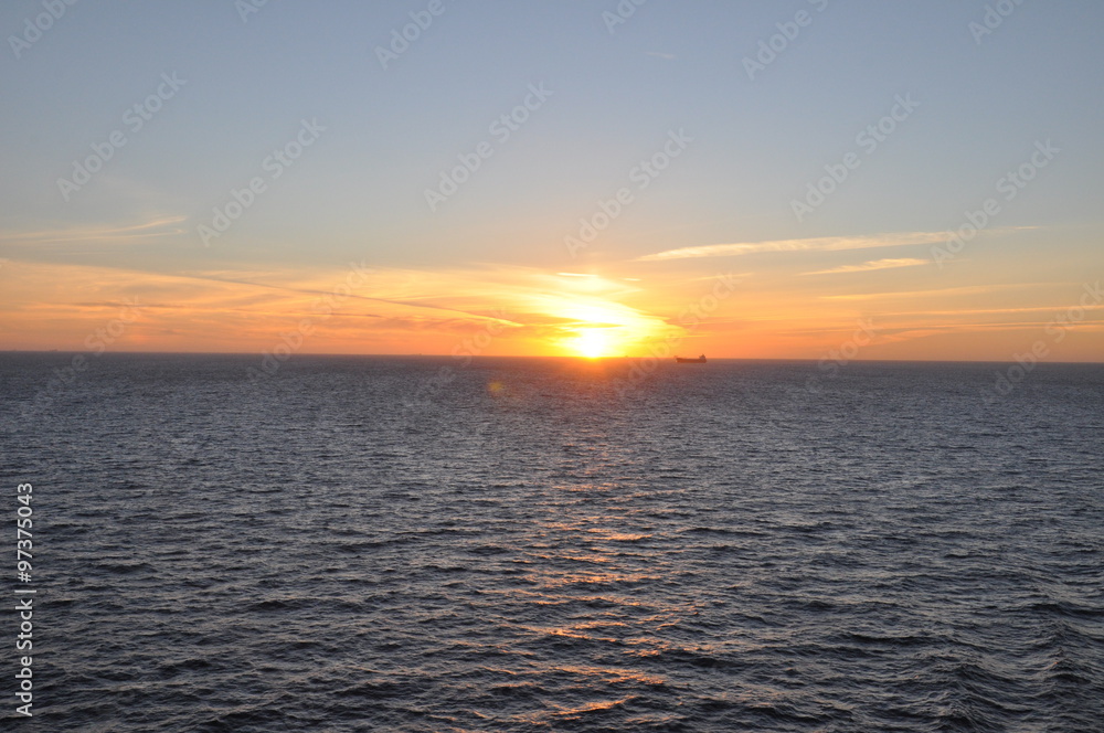 Fototapeta premium Sonnenuntergang auf der Nordsee