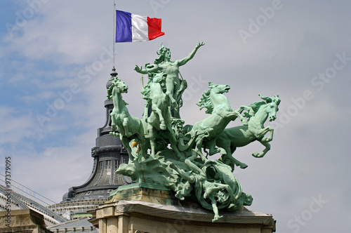 Quadriga auf dem Grand Palais (Paris)