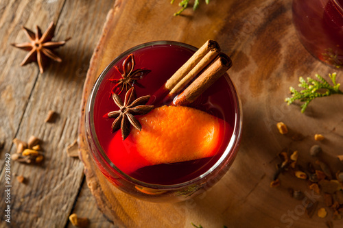 Spiced Mulled Wine with Oranges