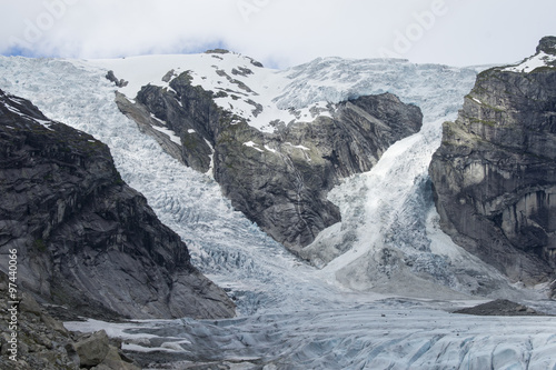 Das Austerdalsbren in Norwegen ist eine Zunge des Jostedalsbren, Europas größten Gletschers auf dem Kontinent.