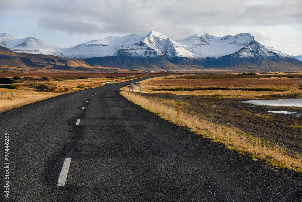 Naklejka premium Empty road in early winter of Iceland
