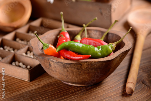 peperoncino di vario colore photo