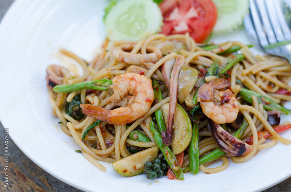 Spaghetti with spicy prawn