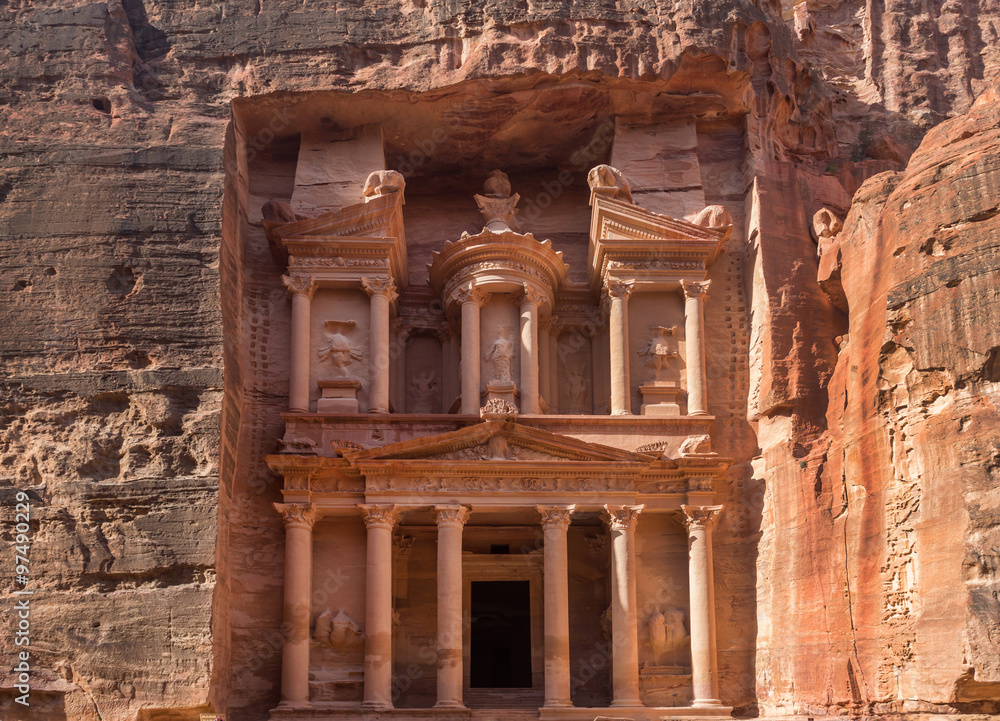 Ancient temple in Petra, Jordan foto de Stock | Adobe Stock