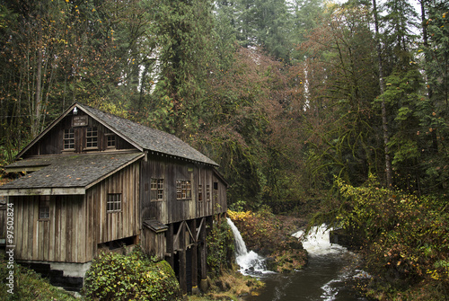 Obraz na płótnie Cedar Creek Grist Mill, 1876 w salonie