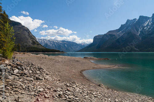 Il Lago Minnewanka, Banff National Park, Alberta, Canada photo