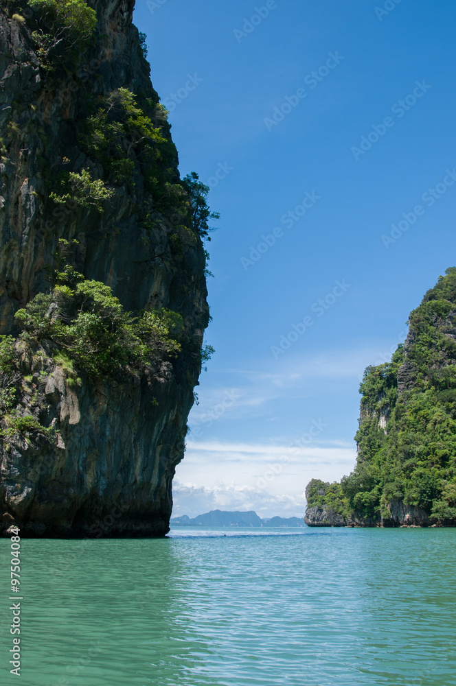 Obraz premium Cliffs on the Island in the Bay. Islands at Phang Nga Bay near Krabi and Phuket. Thailand.