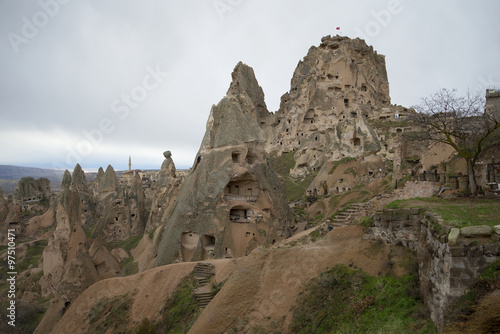 Вид на гору-крепость Учхисар и пещерный город. Каппадокия, Турция