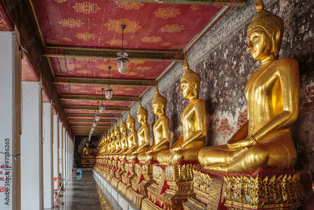 Fototapeta premium Buddha statue