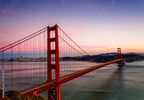 Fototapeta Naklejka Na Ścianę i Meble -  Golden Gate Bridge at Sunset