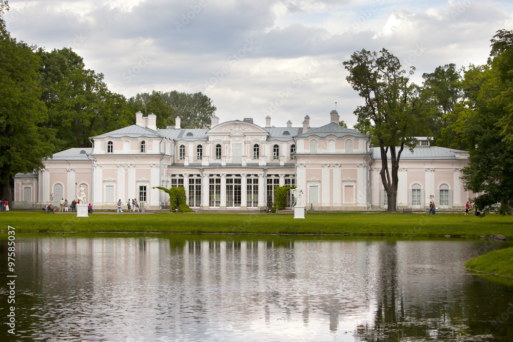 Pavilion Chinese palace. Oranienbaum (Lomonosov). Upper park