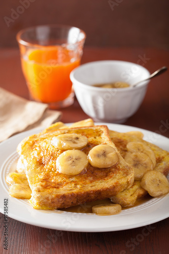 french toasts with caramelized banana for breakfast