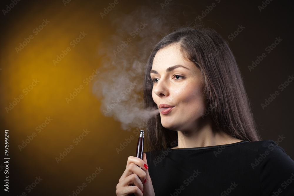 Fototapeta premium girl smoking a hookah
