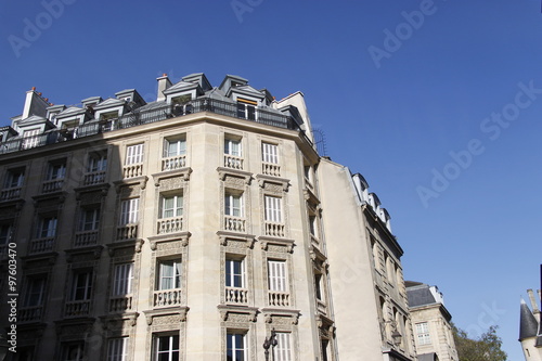 Immobilier ancien à Paris © Atlantis