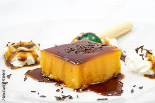Tocino de cielo con nata
