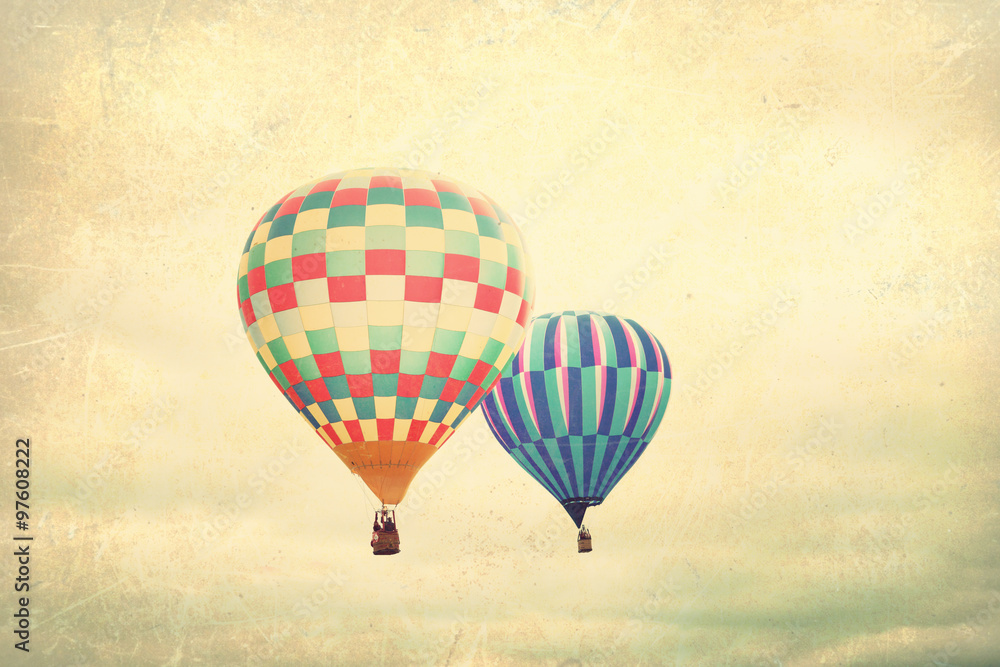 Obraz premium Vintage textured hot air balloons in flight