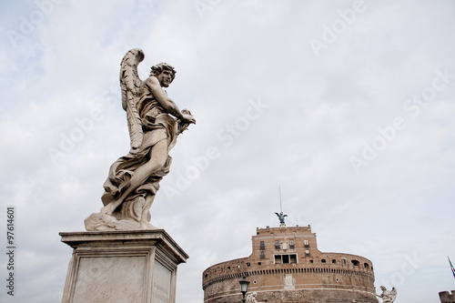 Escultura en piedra de un ángel de Bernini, Roma