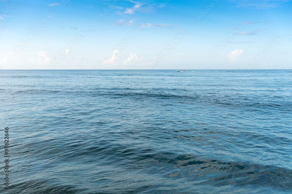 Obraz premium Scenic view of sea against blue sky, Trinidad, Trinidad And Tobago