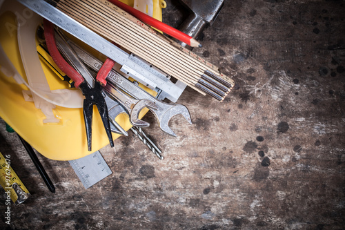 Wallpaper Mural tool kit renovation Torontodigital.ca