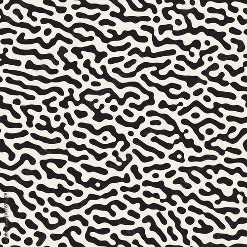 Vector Seamless Black and White Random Rounded Drips Pattern