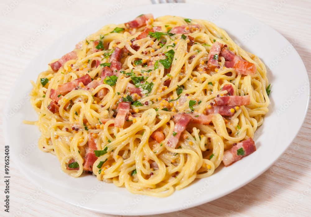 capellini pasta and sauce with bacon capellini pasta and sauce with bacon