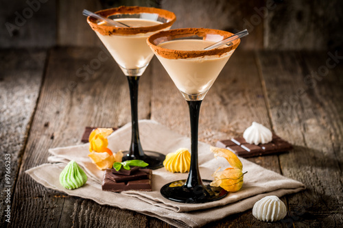Bild auf Leinwand Irish cream liqueur in a glass