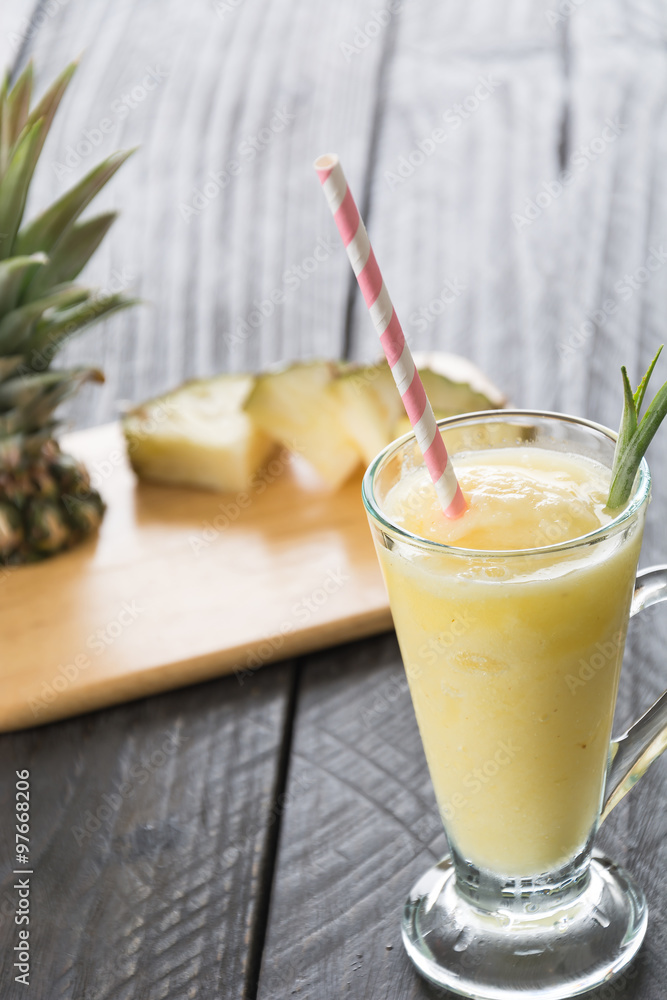 pineapple smoothie