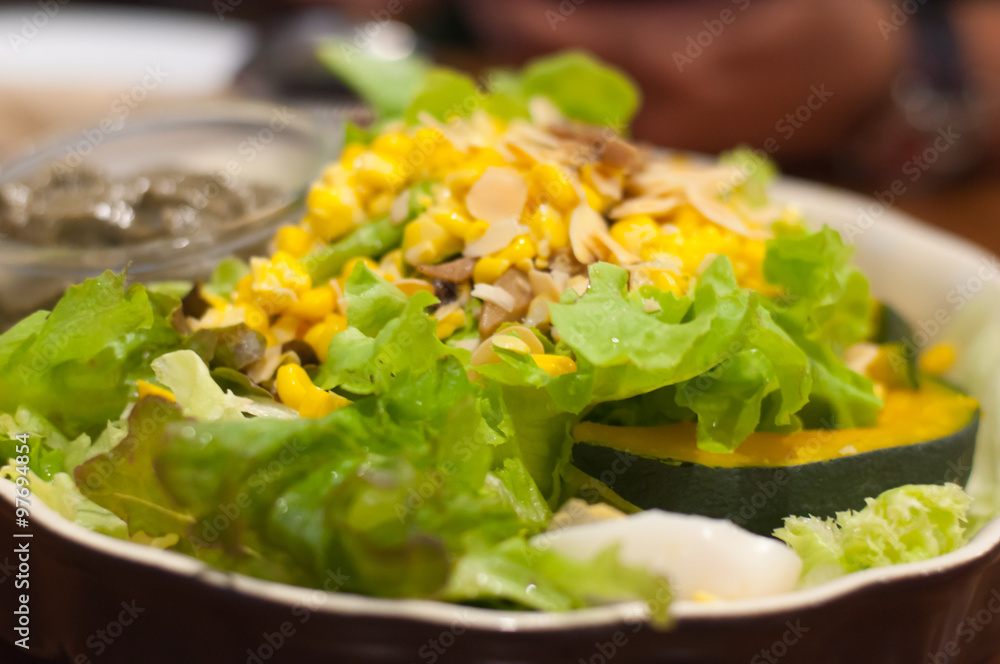 Green salad with spinach and pumpkin Green salad with spinach and pumpkin