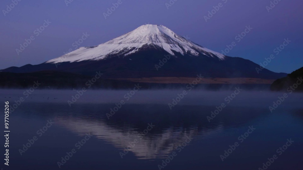 富士山と山中湖 富士山と山中湖