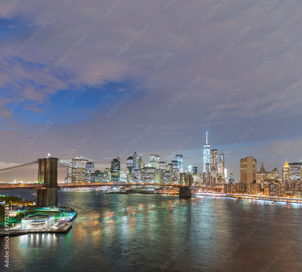 Obraz premium Nowy Jork. Panoramę Manhattanu z mostu Manhattan