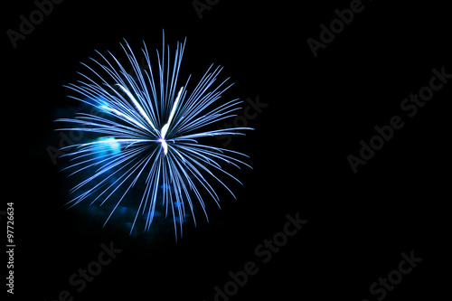 Obraz na płótnie Colorful fireworks light on the sky w salonie