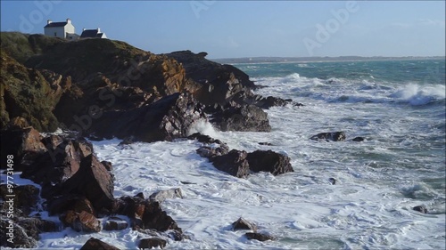 Starke Brandung an der Küste bei le Pouldu in der Bretagne Frankreich Europa