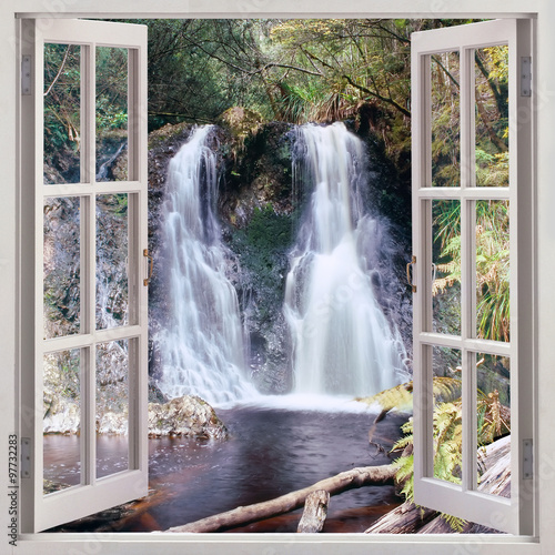 Fototapeta Otwórz okno widok do Hogarth Falls, Tasmania