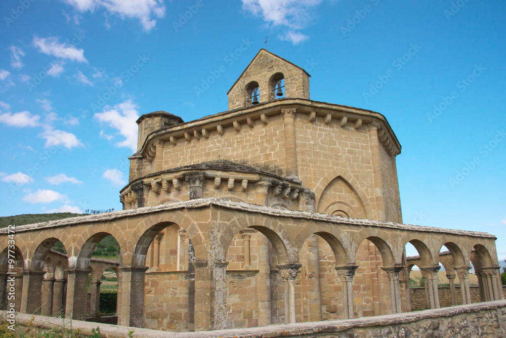 Kirche Santa Maria de Eunate bei Puente la Reina