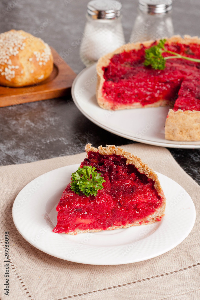 Tartlet with beetroot, parsley and goat cheese | Beet Pie Tartlet with beetroot, parsley and goat cheese | Beet Pie