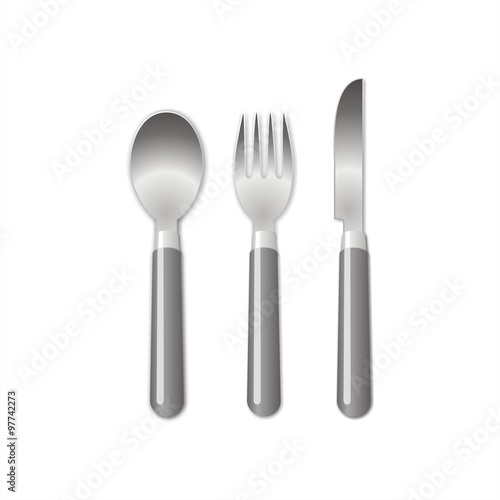 Cuchara, tenedor y cuchillo. Cubiertos sobre fondo blanco
